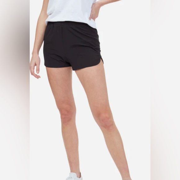 tentree Pants - Tentree Women's Recycled Polyester Sport Shorts InMotion Short black size large
